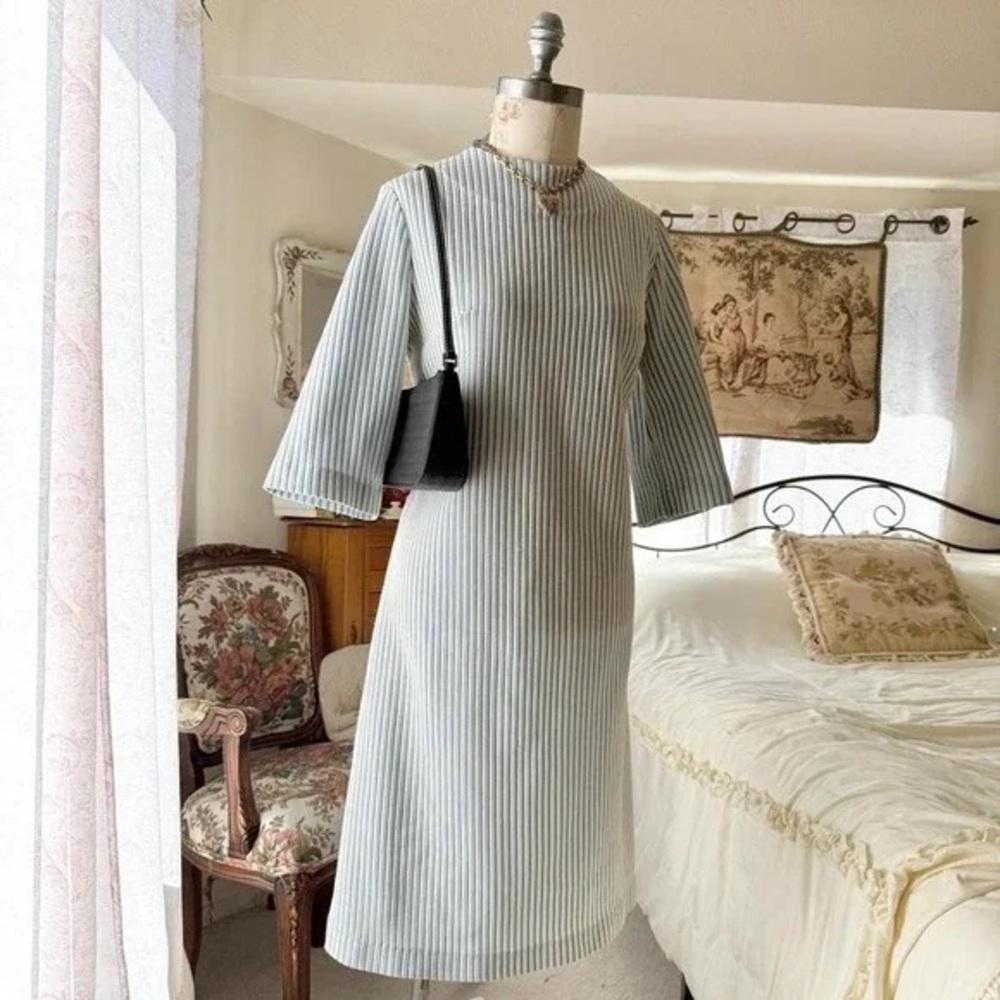 Gray Sheath Midi Dress with Crew Neck
